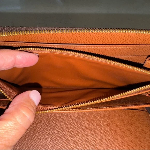 Louis Vuitton Brown and Gold Monogram Zip Wallet - Picture 3 of 16